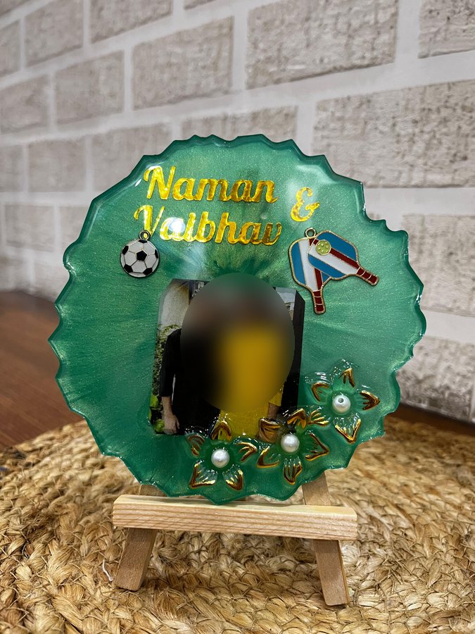 Green friendship resin photo frame with sports charms